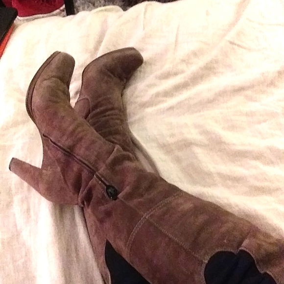 SEXY SOFT HOT!!! Over the Knee Mushroom Suede Boot. With 3.5" H. Sz: 7 - Picture 2 of 14